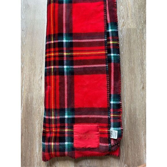Victoria Secrets Plaid Sherpa Throw Blanket - Picture 2 of 7